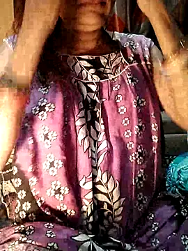 SANA-LEONI online show from January 5, 2026, 7:39 pm