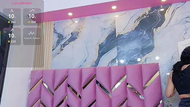 hotiergirl online show from November 15, 2025, 12:23 pm