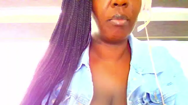 Snapshot of chocolatechipkukky85 chatting on April 13, 2026, 8:03 pm chocolatechipkukky85 online show from April 13, 2026, 8:03 pm