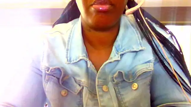 Snapshot of chocolatechipkukky85 chatting on April 15, 2026, 7:32 pm chocolatechipkukky85 online show from April 15, 2026, 7:32 pm