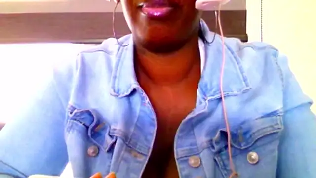 Snapshot of chocolatechipkukky85 chatting on April 20, 2026, 9:27 pm chocolatechipkukky85 online show from April 20, 2026, 9:27 pm