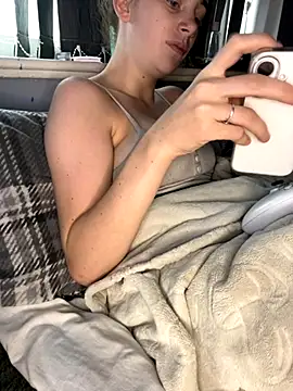 VioletxBlue online show from October 13, 2025, 9:53 am