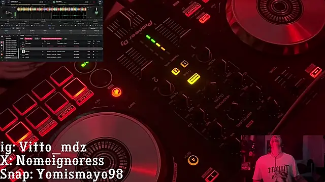 Snapshot of vittote chatting on February 20, 2025, 11:54 pm vittote online show from February 20, 2025, 11:54 pm