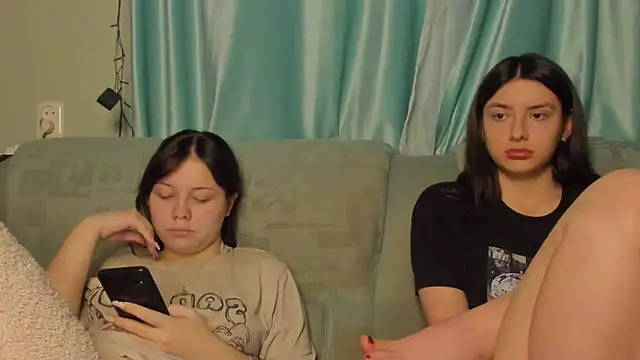 honey love honeyy online show from January 21, 2025, 4:05 pm