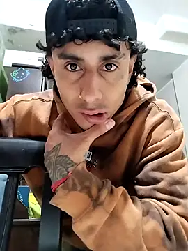 Snapshot of Saweetieyblacksnake chatting on October 8, 2025, 4:10 am Saweetieyblacksnake online show from October 8, 2025, 4:10 am