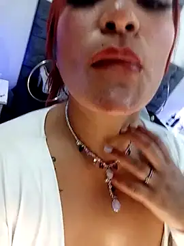 Snapshot of Elise-Leyton chatting on February 19, 2025, 5:49 pm Elise-Leyton online show from February 19, 2025, 5:49 pm