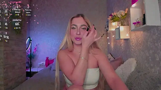 Mika Rayy online show from November 25, 2025, 8:20 pm