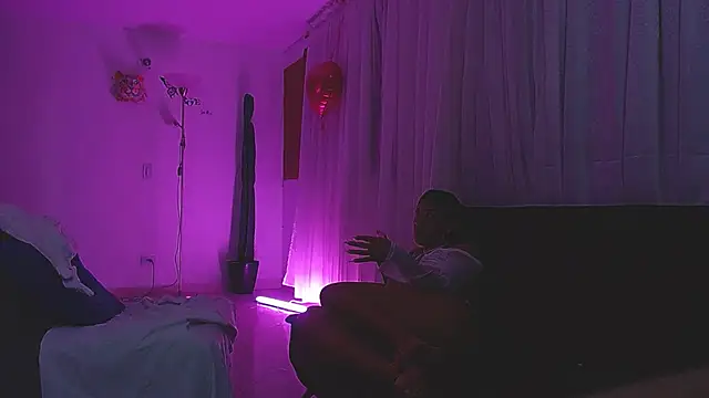 Snapshot of Katalina_Rosee chatting on March 19, 2025, 1:10 am Katalina Rosee online show from March 19, 2025, 1:10 am