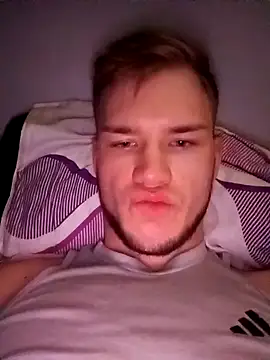 Remi 03 online show from December 14, 2025, 5:35 am