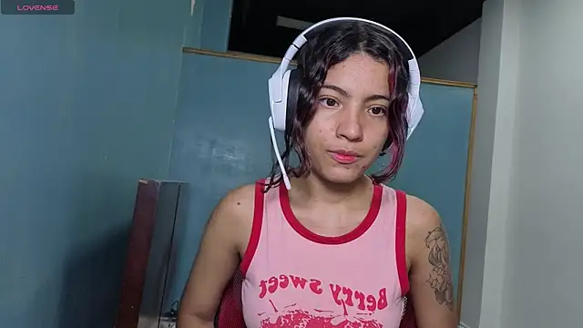 Lovelyamyy online show from November 12, 2025, 2:23 am