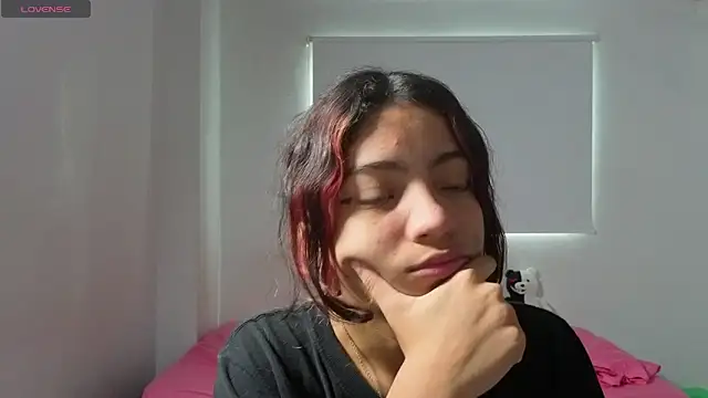 Lovelyamyy online show from November 24, 2025, 12:49 pm