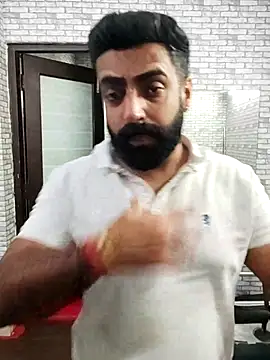 vaibhavchugh38 online show from May 17, 2026, 3:19 pm