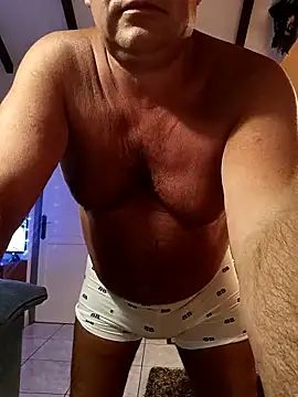 Snapshot of MountJohnXL chatting on March 6, 2025, 12:54 am MountJohnXL online show from March 6, 2025, 12:54 am