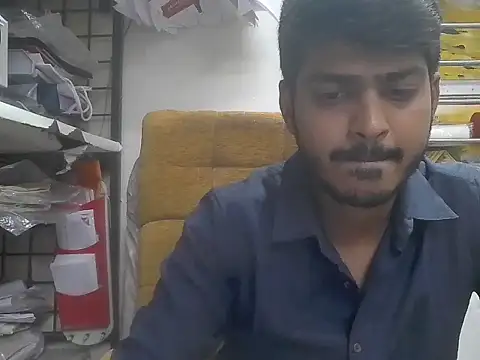 cute modell online show from March 21, 2026, 12:32 pm