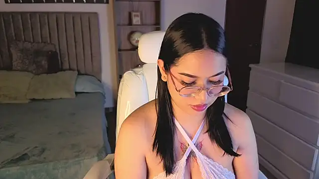 Renaxi Smith online show from February 20, 2026, 7:47 pm