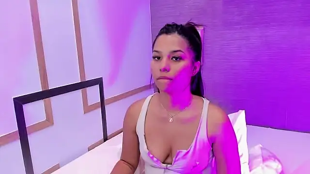 Snapshot of CharlotteGraay chatting on March 23, 2025, 1:53 am CharlotteGraay online show from March 23, 2025, 1:53 am