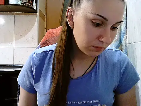 Snapshot of Yuliia30 chatting on July 17, 2026, 4:45 pm Yuliia30 online show from July 17, 2026, 4:45 pm