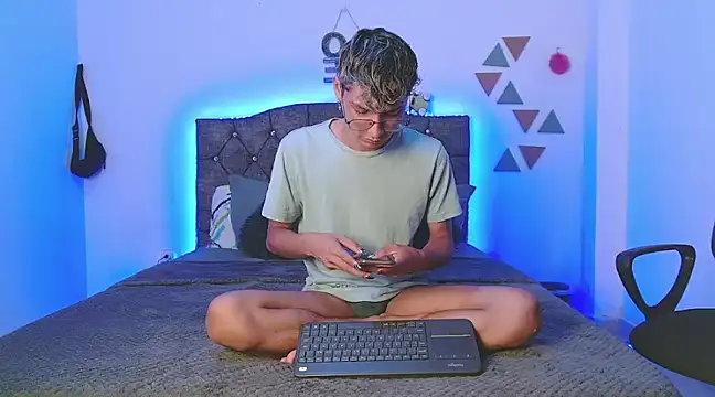 Snapshot of andrew_willyams chatting on January 20, 2025, 6:10 pm andrew willyams online show from January 20, 2025, 6:10 pm