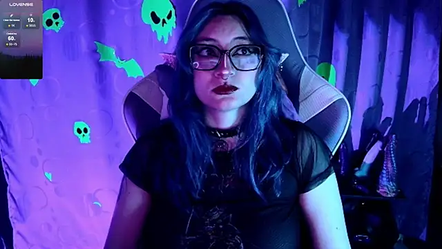 Kimlennox  online show from December 16, 2025, 2:22 pm