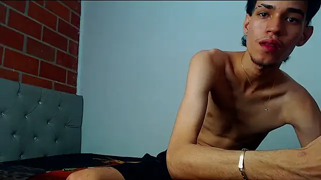 Snapshot of Alejandro_bigdick_x chatting on February 15, 2025, 10:55 am Alejandro bigdick x online show from February 15, 2025, 10:55 am