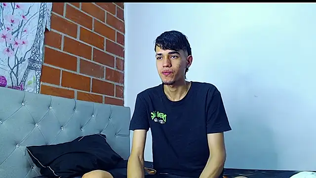 Snapshot of Alejandro_bigdick_x chatting on February 28, 2025, 10:30 am Alejandro bigdick x online show from February 28, 2025, 10:30 am