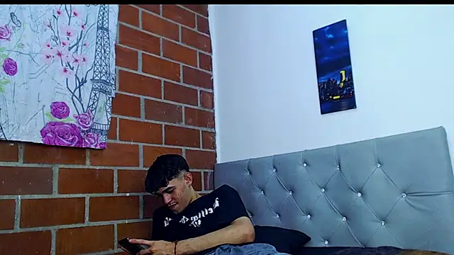 Snapshot of Alejandro_bigdick_x chatting on March 17, 2025, 6:51 am Alejandro bigdick x online show from March 17, 2025, 6:51 am