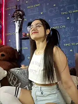 Snapshot of LittleX_Angel chatting on February 8, 2025, 7:59 am LittleX Angel online show from February 8, 2025, 7:59 am