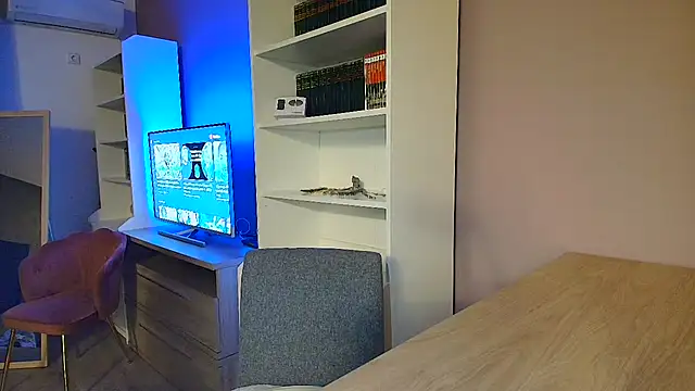 Snapshot of VixenVibesX chatting on February 3, 2025, 5:03 pm VixenVibesX online show from February 3, 2025, 5:03 pm