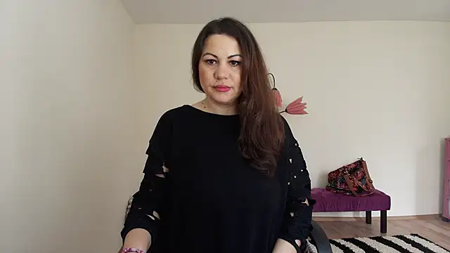 VixenVibesX online show from April 21, 2026, 7:47 am