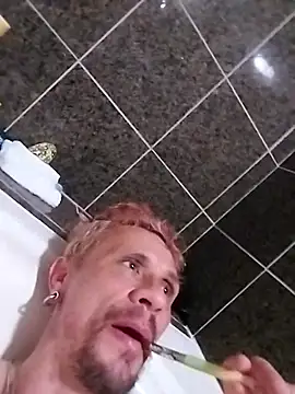 Snapshot of AQuickPhyx chatting on February 14, 2025, 3:58 pm AQuickPhyx online show from February 14, 2025, 3:58 pm