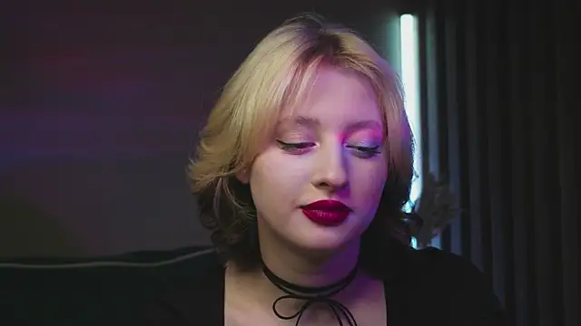 Snapshot of milasmiu chatting on February 17, 2025, 6:15 pm milasmiu online show from February 17, 2025, 6:15 pm