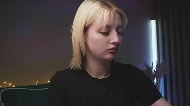 Snapshot of milasmiu chatting on February 18, 2025, 4:05 pm milasmiu online show from February 18, 2025, 4:05 pm