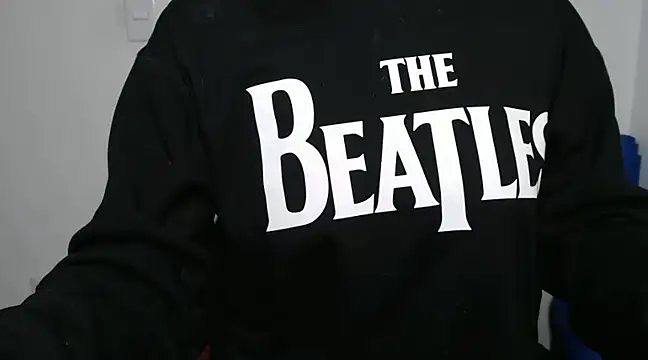 Snapshot of juli_love11 chatting on January 24, 2025, 1:35 am juli love11 online show from January 24, 2025, 1:35 am