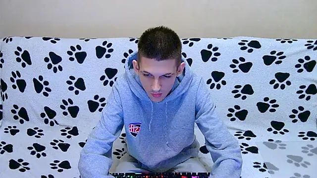 Lester Broo online show from April 18, 2026, 9:37 pm