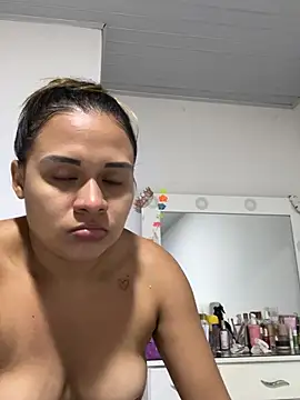 Snapshot of Yessica_832 chatting on August 6, 2026, 1:40 am Yessica 832 online show from August 6, 2026, 1:40 am