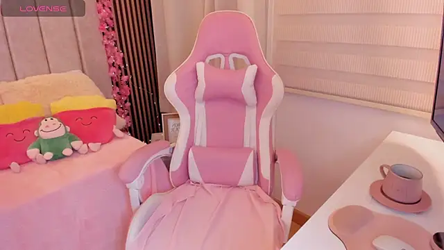 tamy xoo online show from December 17, 2025, 6:58 pm