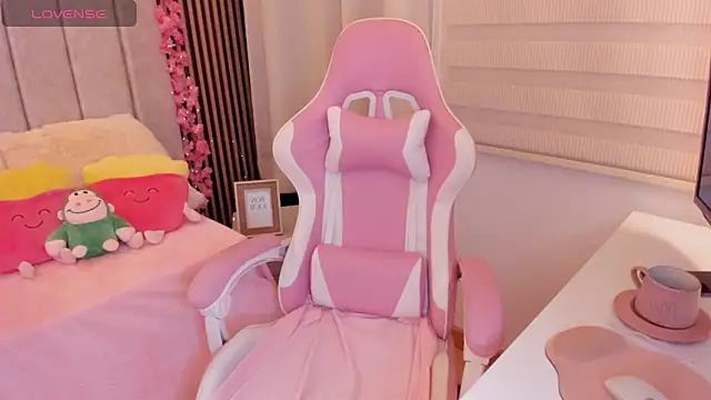 tamy xoo online show from December 18, 2025, 5:52 pm