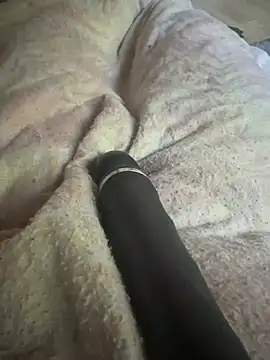 Snapshot of Lilymoonshow chatting on February 12, 2026, 6:58 pm Lilymoonshow online show from February 12, 2026, 6:58 pm