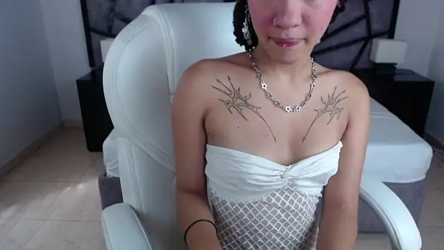 ilitzy cardona online show from February 17, 2025, 6:48 pm