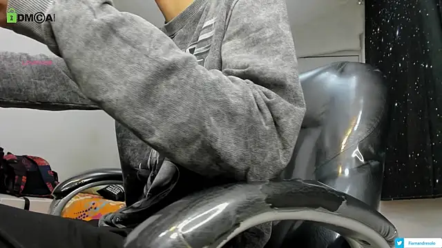 Snapshot of HarolddXL chatting on September 17, 2025, 1:13 pm HarolddXL online show from September 17, 2025, 1:13 pm