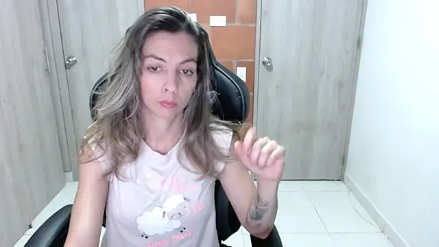 Princezzlove3 online show from March 13, 2025, 11:27 pm