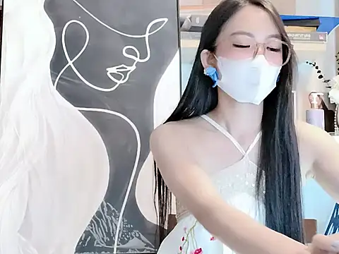 Snapshot of Lush-Office chatting on November 24, 2025, 8:14 am Lush-Office online show from November 24, 2025, 8:14 am