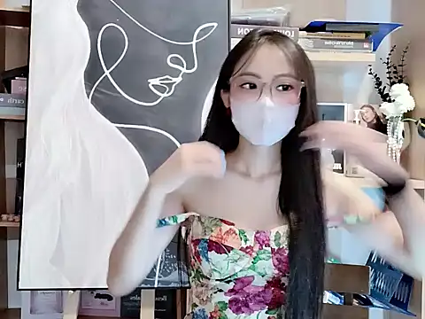 Snapshot of Lush-Office chatting on December 3, 2025, 9:18 am Lush-Office online show from December 3, 2025, 9:18 am