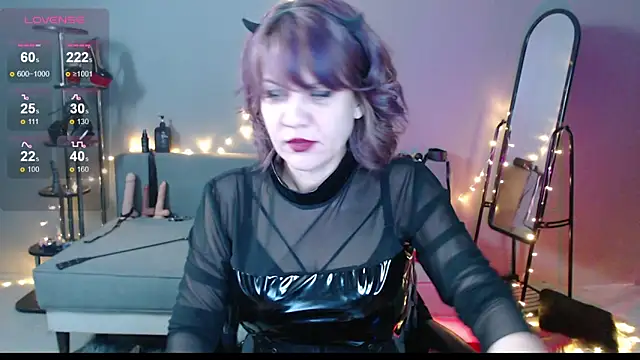 Snapshot of Goddess_Orsa chatting on February 4, 2026, 4:40 am Goddess Orsa online show from February 4, 2026, 4:40 am