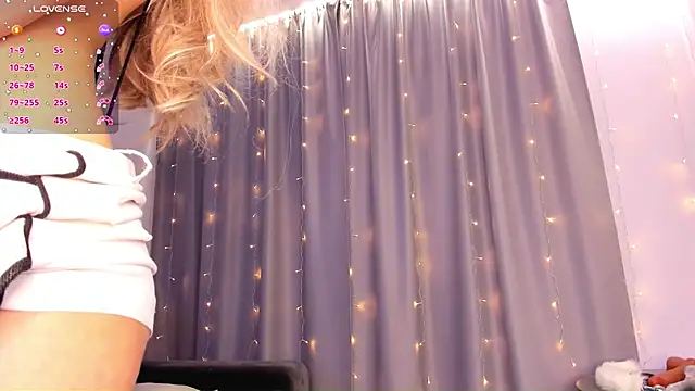 Snapshot of dontouchmyass chatting on February 22, 2025, 6:19 pm dontouchmyass online show from February 22, 2025, 6:19 pm