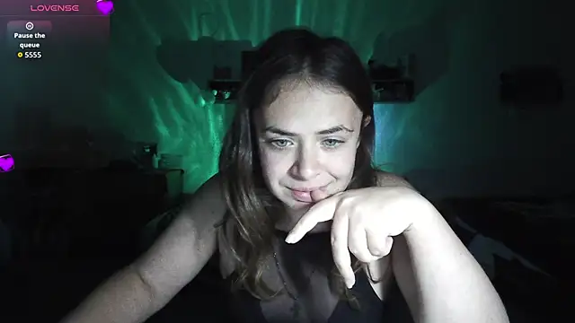 Snapshot of Your___Hope chatting on October 13, 2025, 5:46 pm Your Hope online show from October 13, 2025, 5:46 pm