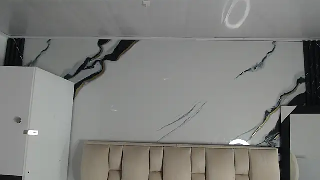 esmeralda-bk online show from March 31, 2026, 9:04 pm