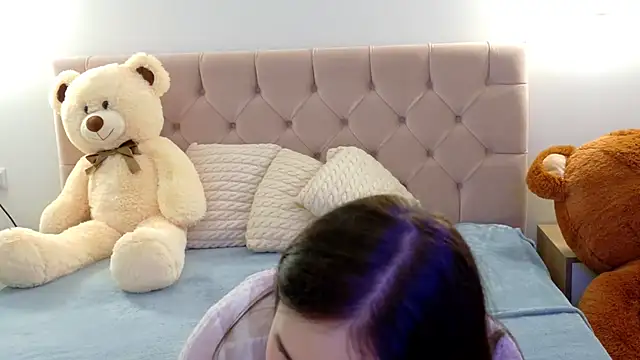 Snapshot of Lilliana_Moon chatting on March 4, 2026, 9:37 am Lilliana Moon online show from March 4, 2026, 9:37 am