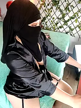 Snapshot of zahra_Jalid chatting on February 20, 2025, 11:32 pm zahra Jalid online show from February 20, 2025, 11:32 pm