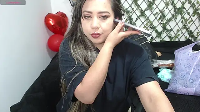 Snapshot of zahra_Jalid chatting on March 5, 2025, 8:42 pm zahra Jalid online show from March 5, 2025, 8:42 pm